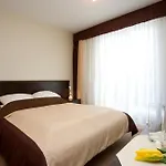 Penzion Plazowy Boss Z Restauracja 50 Metrow Od Morza 2*