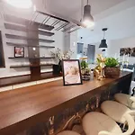 Plazowy Boss Z Restauracja 50 Metrow Od Morza 2*
