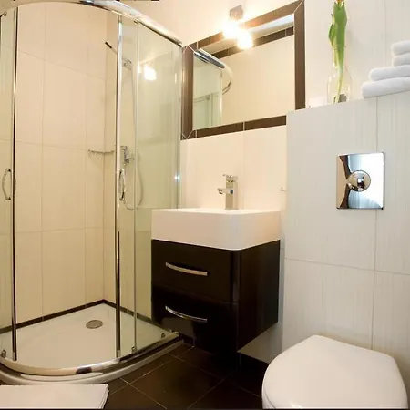 Гостевой дом Plazowy Boss Z Restauracja 50 Metrow Od Morza