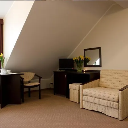 Plazowy Boss Z Restauracja 50 Metrow Od Morza 2*