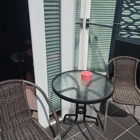 ゲストハウス Plazowy Boss Z Restauracja 50 Metrow Od Morza Dziwnów