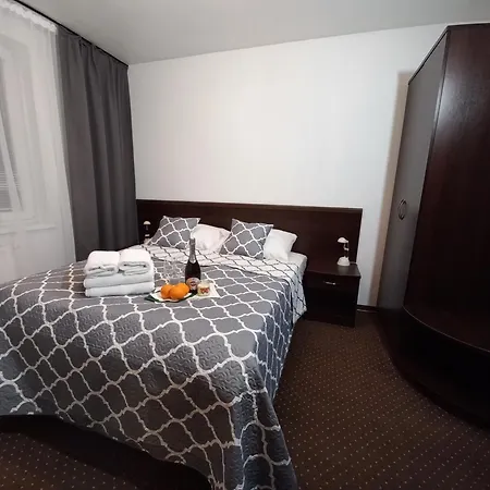 Plazowy Boss Z Restauracja 50 Metrow Od Morza Дзивнув