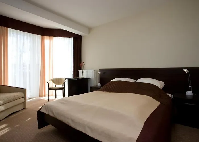 Gasthof Plazowy Boss Z Restauracja 50 Metrow Od Morza Dziwnów