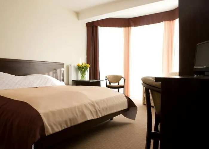 Plazowy Boss Z Restauracja 50 Metrow Od Morza