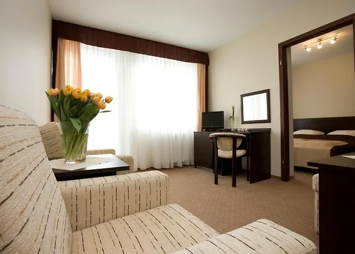 Plazowy Boss Z Restauracja 50 Metrow Od Morza Gasthof 2*