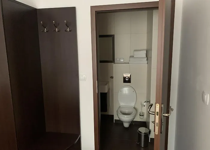 Plazowy Boss Z Restauracja 50 Metrow Od Morza Gasthof 2*