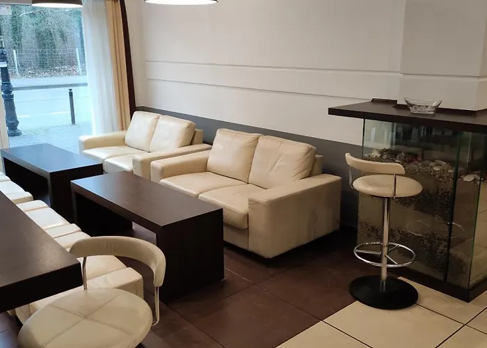 Plazowy Boss Z Restauracja 50 Metrow Od Morza Gasthof 2*