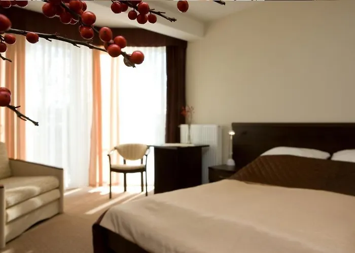 Plazowy Boss Z Restauracja 50 Metrow Od Morza Gasthof Dziwnów