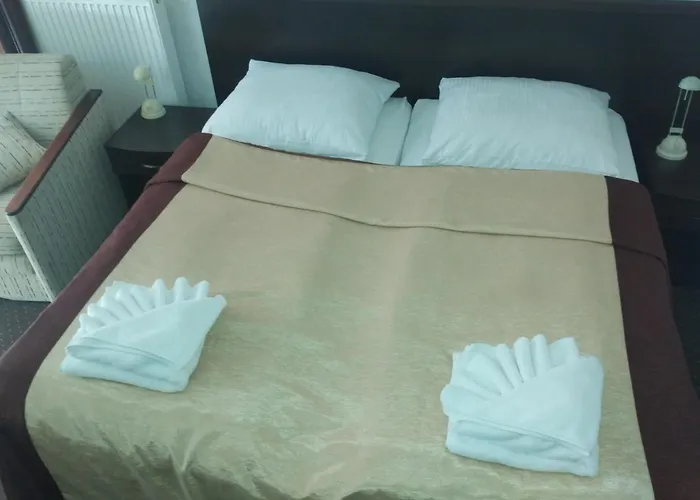 Plazowy Boss Z Restauracja 50 Metrow Od Morza Gasthof Dziwnów