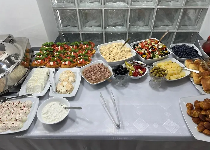 Plazowy Boss Z Restauracja 50 Metrow Od Morza