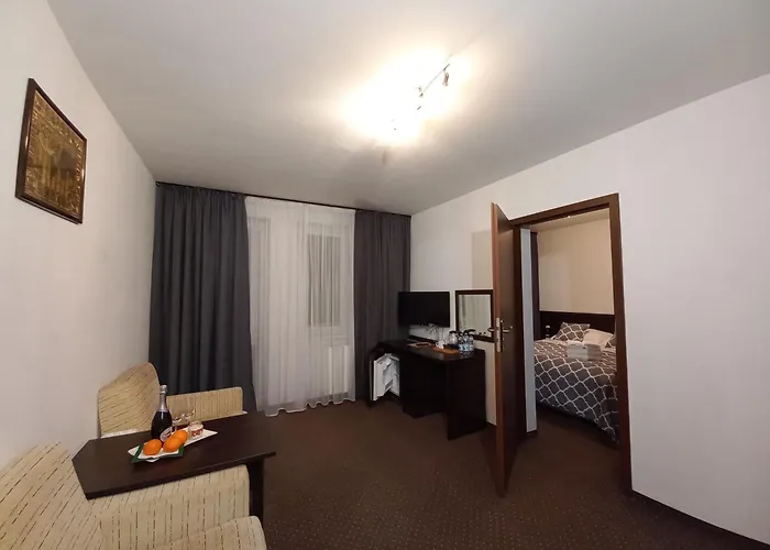 Gasthof Plazowy Boss Z Restauracja 50 Metrow Od Morza Dziwnów