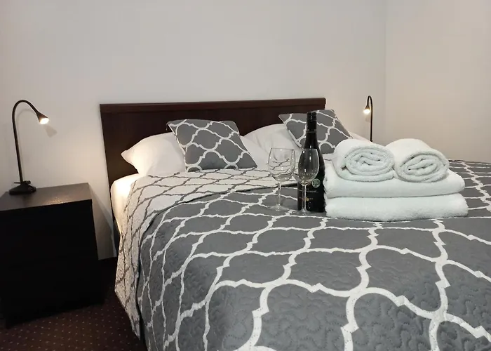 Plazowy Boss Z Restauracja 50 Metrow Od Morza Gasthof 2*