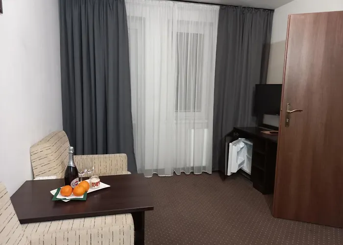 Plazowy Boss Z Restauracja 50 Metrow Od Morza Gasthof Dziwnów