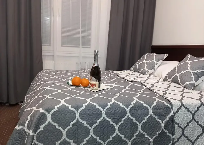 Plazowy Boss Z Restauracja 50 Metrow Od Morza