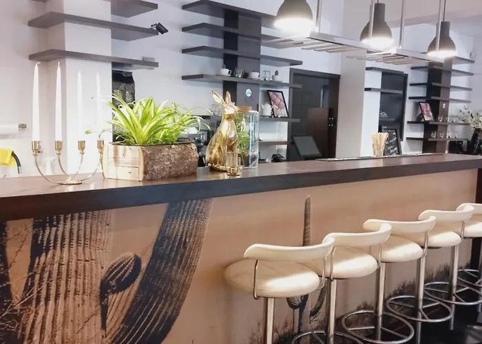 Plazowy Boss Z Restauracja 50 Metrow Od Morza